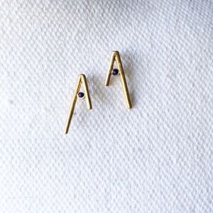 🌺Vintage Gold “A” Stud Earrings
